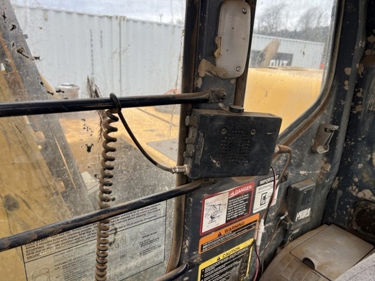 2007-deere-120c-image-39