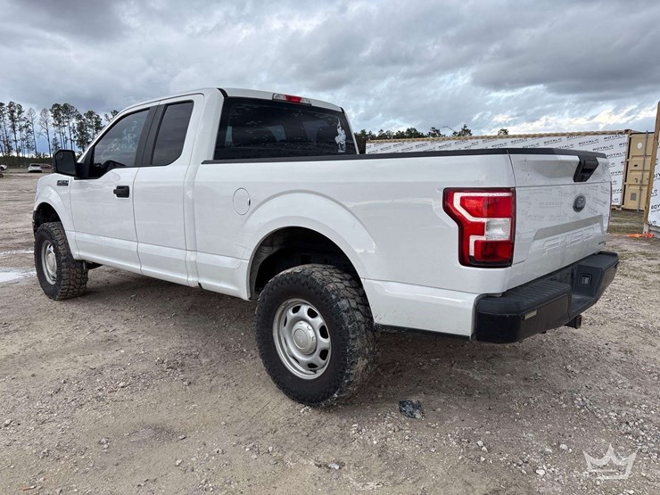 2019-ford-f-150-4x4-ext.-cab-pickup-truck-image-4