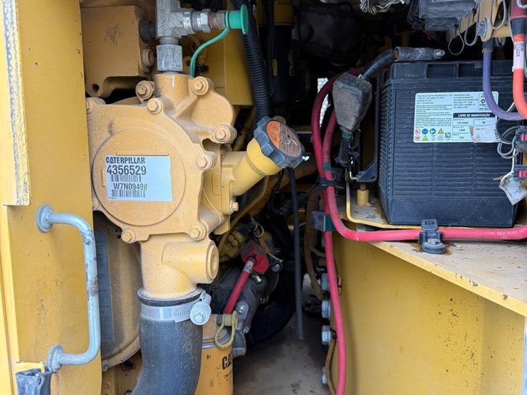 caterpillar-cb66b-image-9