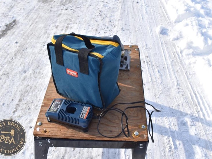 ryobi-battery-circular-saw-image-4