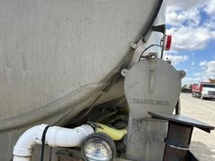 1985-freightliner-fld120-image-30