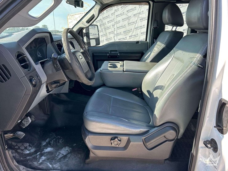 2014-ford-f-250-ext.-cab-service-truck-image-12