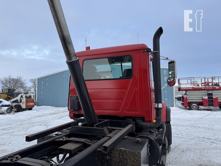 2004-mack-granite-cv713-image-84