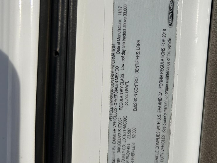 2018-freightliner-cascadia-125-image-36