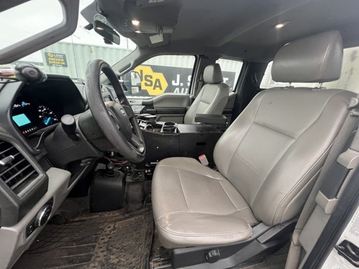 2017-ford-f550-image-27