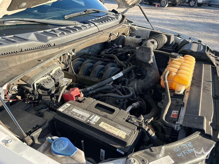 2016-ford-f-150-ext.-cab-pickup-truck-image-8