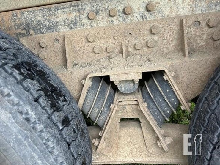 1997-ford-lt8000-image-21