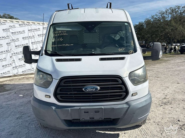 2017-ford-transit-250-cargo-van-image-24