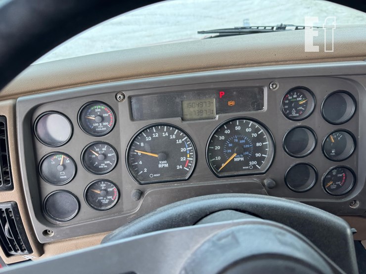 2004-mack-granite-cv713-image-41