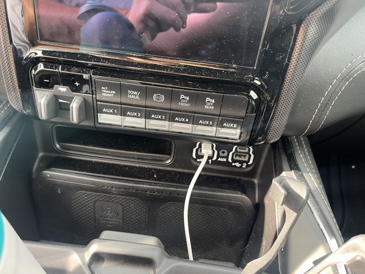 2022-dodge-3500-image-18