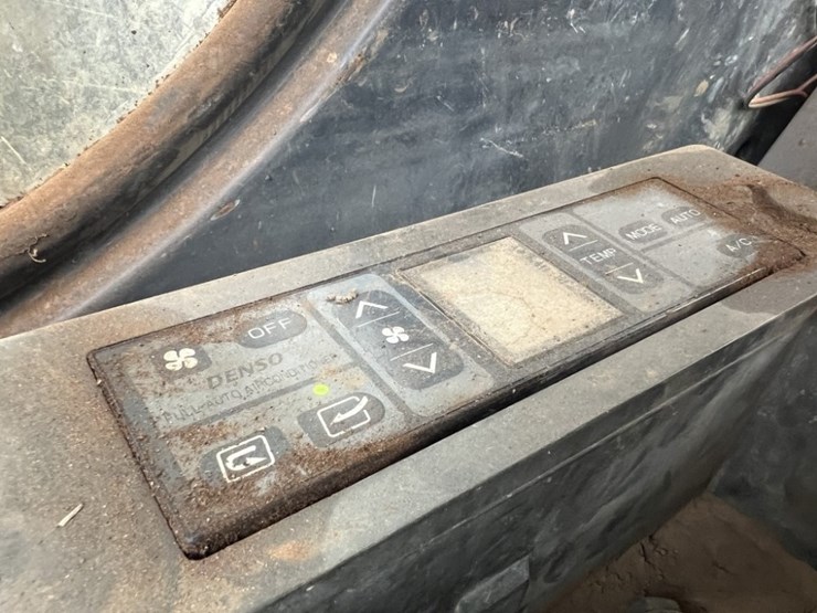 2007-deere-120c-image-41