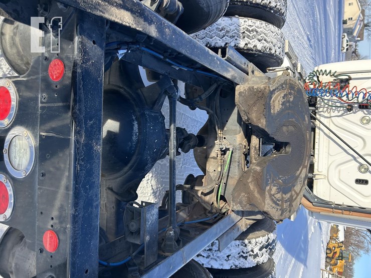 2018-freightliner-cascadia-125-image-18