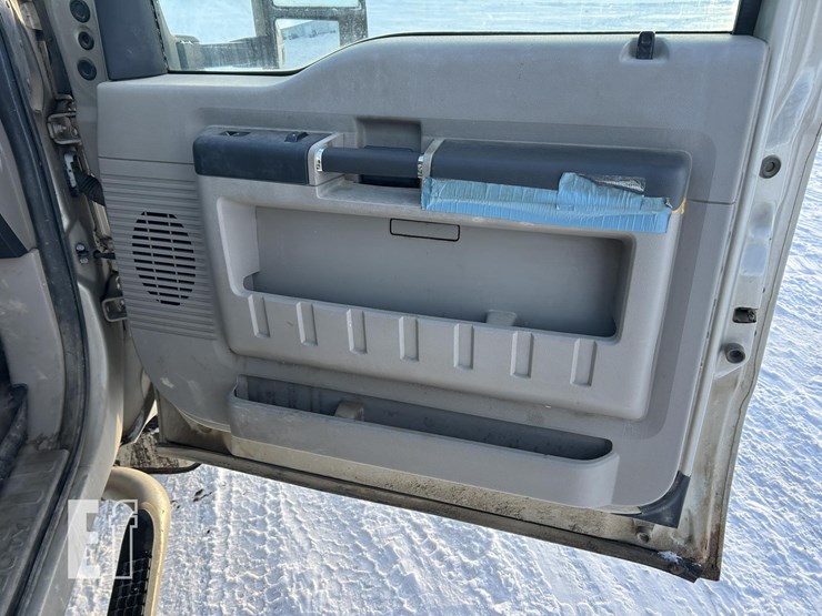 ford-f350-xlt-image-40