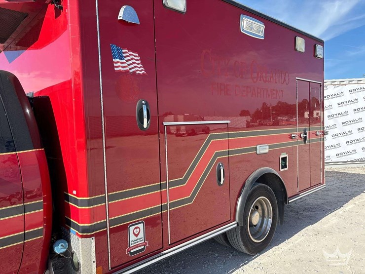 2016-ram-4500-chassis-ambulance-image-21