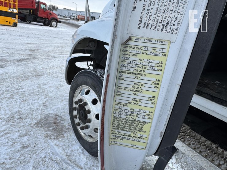 international-durastar-4400-image-44