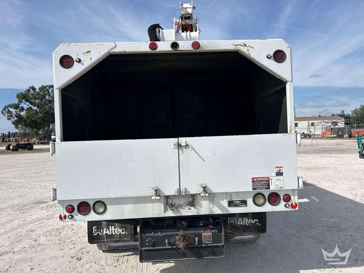 2018-ford-f-550-4x4-altec-at37g-forestry-chipper-bucket-truck-image-30