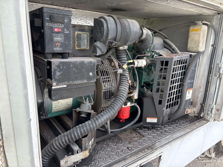 2001-workhorse-custom-chassis-p42-delivery-truck-image-25