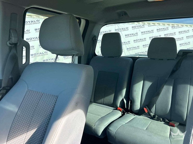 2015-ford-f-250-crew-cab-pickup-truck-image-20