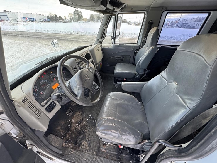 international-durastar-4400-image-46