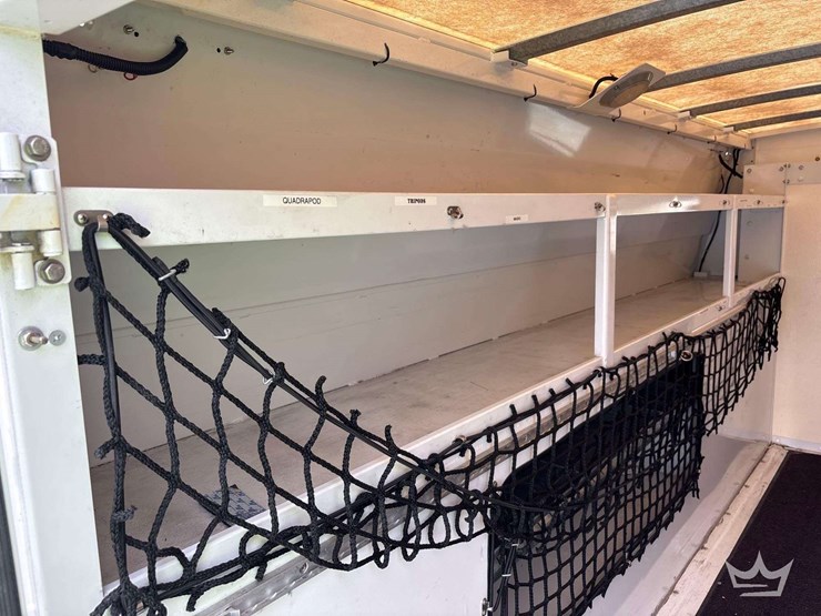 2012-ford-e-350-enclosed-service-van-image-16