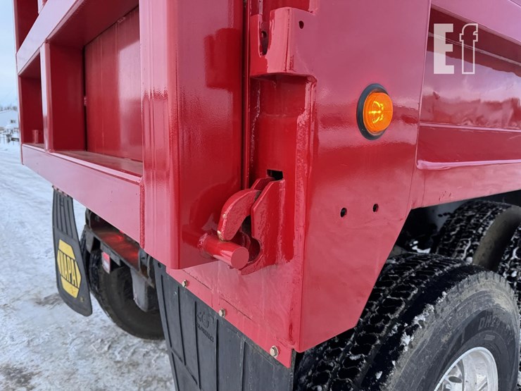 2004-mack-granite-cv713-image-63