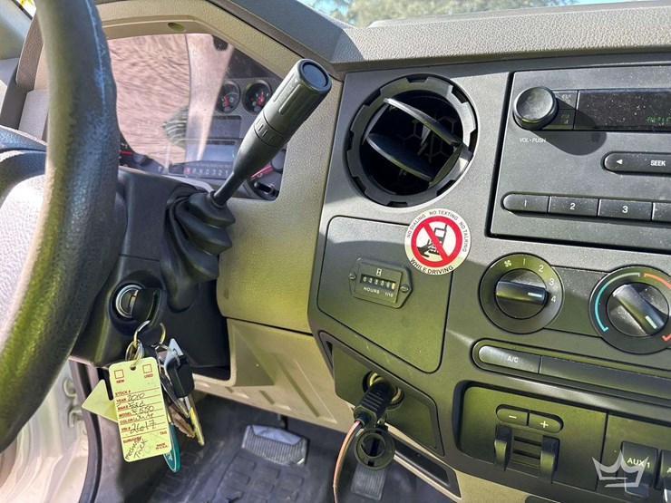 2010-ford-f-550-4x4-venturo-ht40kx-3-ton-crane-mechanics-truck-image-45