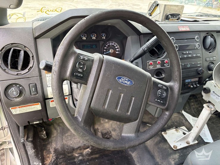 2016-ford-f-550-altec-at233p-35ft-bucket-truck-image-41