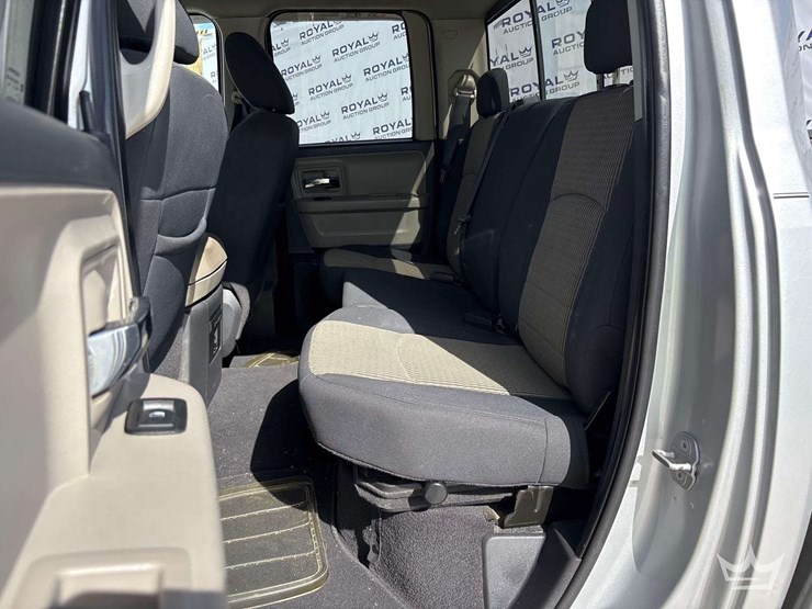 2010-dodge-ram-4x4-crew-cab-pickup-truck-image-23