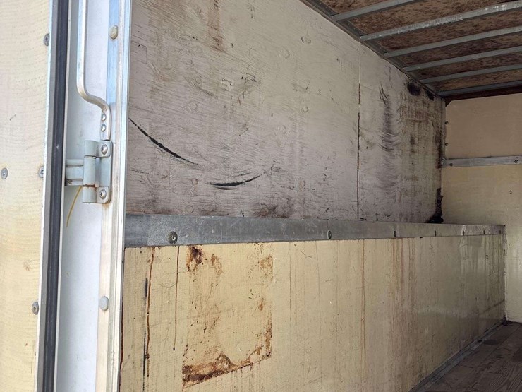 2002-ford-e-450-enclosed-service-van-image-21