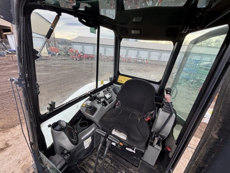 2019-bobcat-e35-image-21