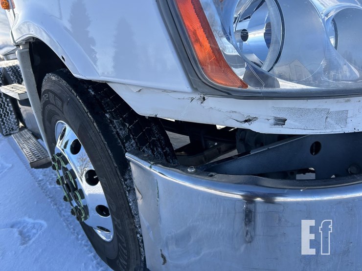 2018-freightliner-cascadia-125-image-30