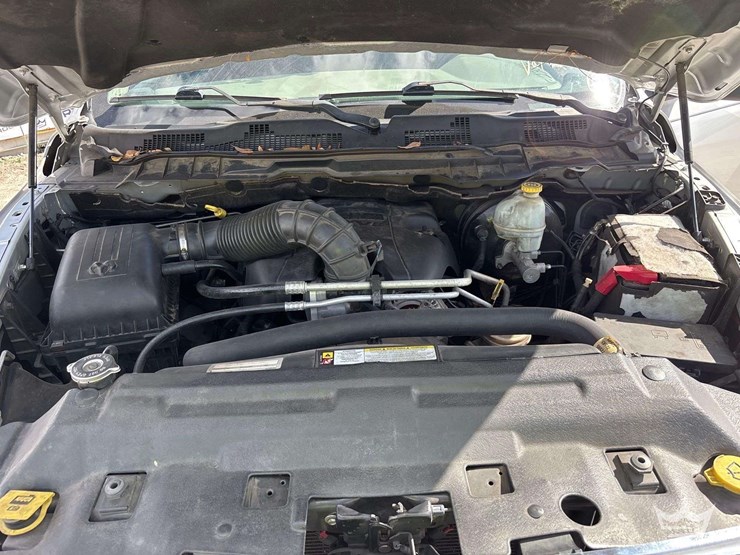 2010-dodge-ram-4x4-crew-cab-pickup-truck-image-7