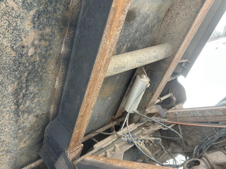 1997-peterbilt-357-image-46