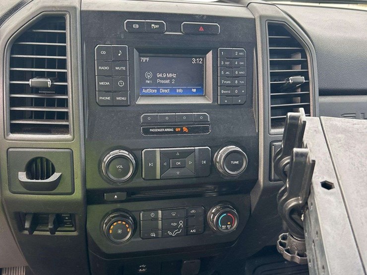 2017-ford-f-550-service-truck-image-16