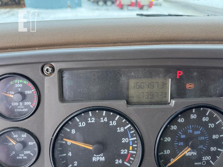 2004-mack-granite-cv713-image-36