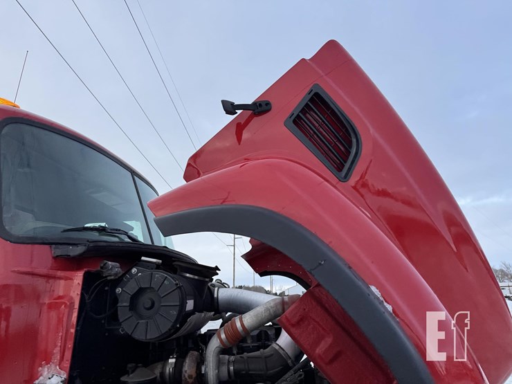 2004-mack-granite-cv713-image-78