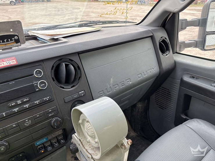 2016-ford-f-550-altec-at233p-35ft-bucket-truck-image-47