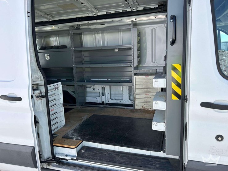 2017-ford-transit-250-cargo-van-image-21