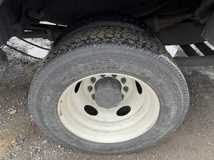 2017-ford-f550-image-19