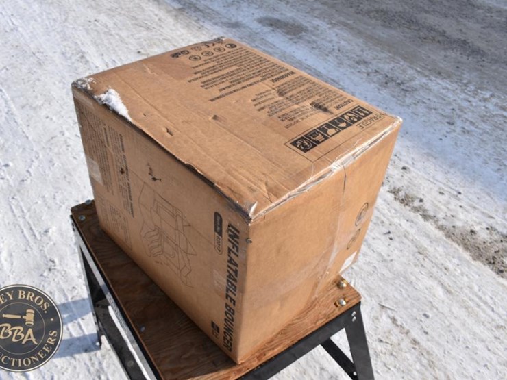 future-inflatable-bounce-house-image-5