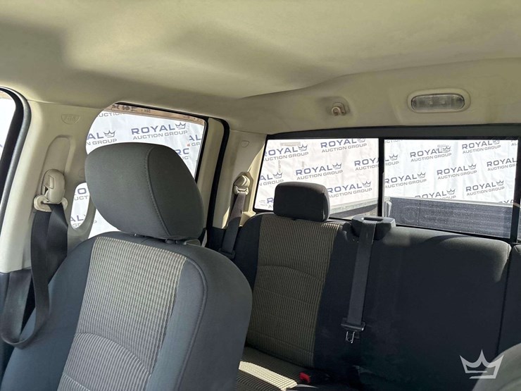 2010-dodge-ram-4x4-crew-cab-pickup-truck-image-21