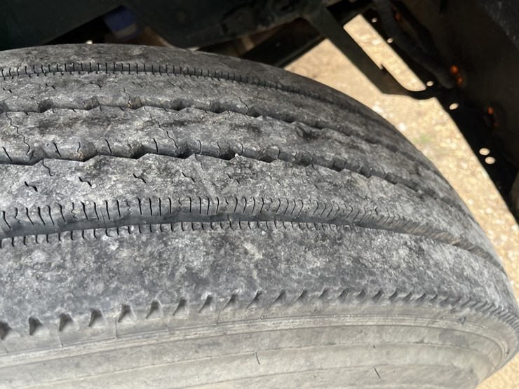 1988-peterbilt-379-image-7