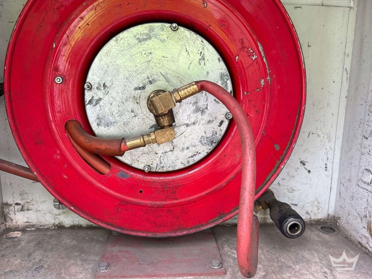 2017-ford-f-550-service-truck-image-23