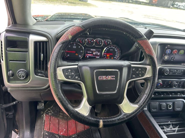 2014-gmc-sierra-slt-crew-cab-pickup-truck-image-11