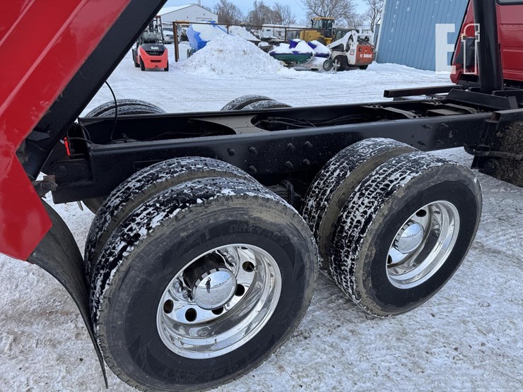 2004-mack-granite-cv713-image-86