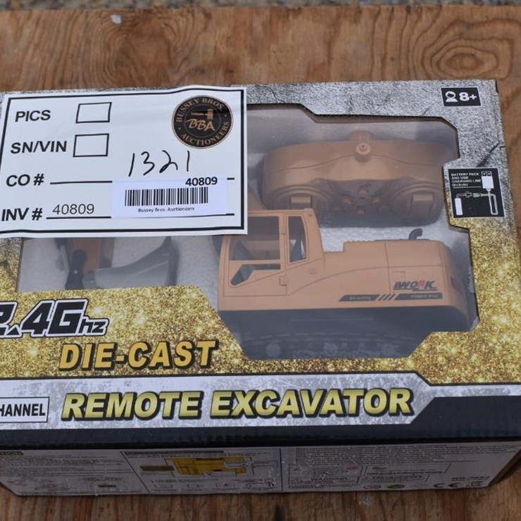 Die-Cast Remote-Controlled Excavator, 2.4 GHz, 8 Channels, Dream Bridge