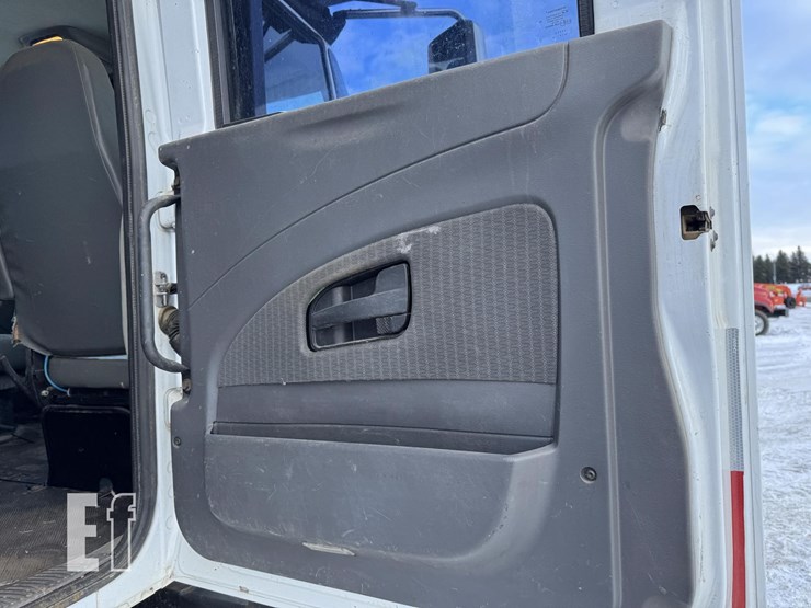 international-durastar-4400-image-40