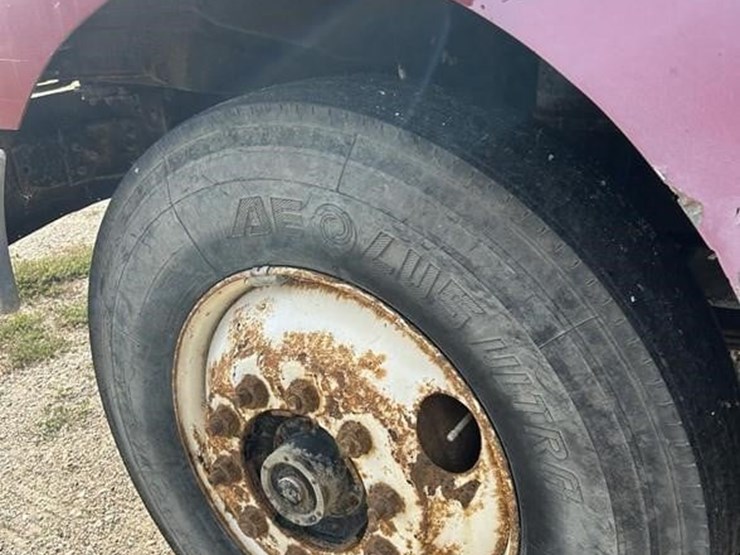 1994-white/gmc-wg64t-image-9