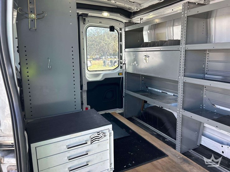 2017-ford-transit-250-cargo-van-image-22