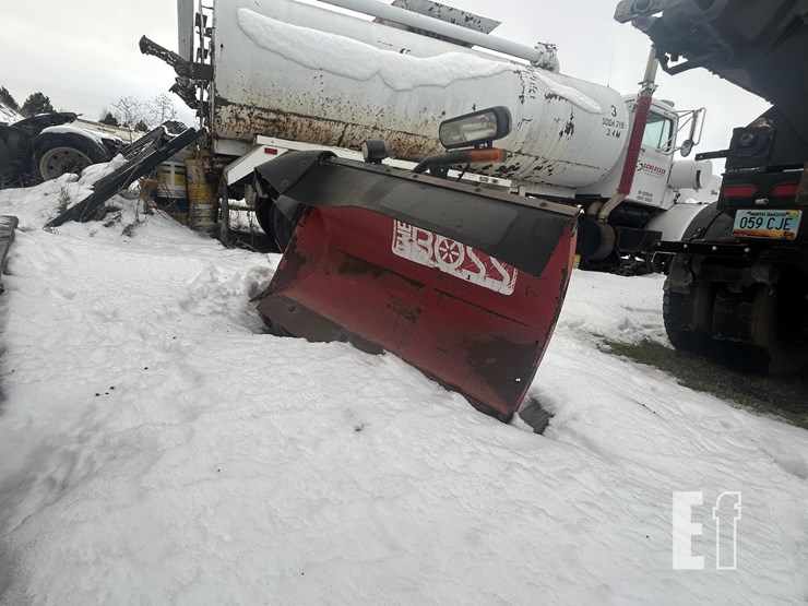 2001-chevrolet-silverado-2500hd-image-9